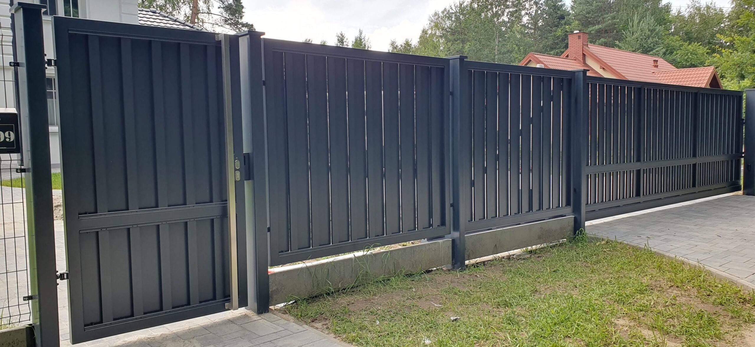 Bramy — realizacja Usługowego Zakładu Ślusarskiego Metaloplastyka, Brzesko
