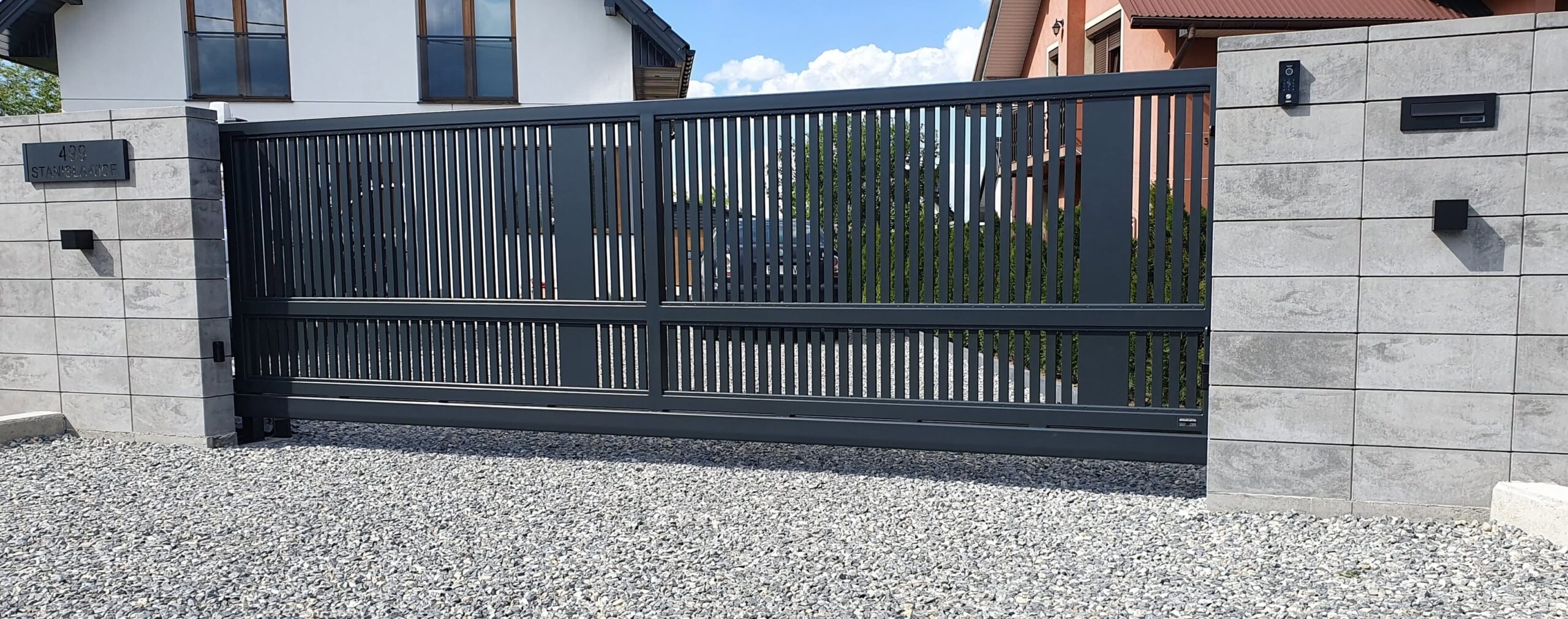 Bramy — realizacja Usługowego Zakładu Ślusarskiego Metaloplastyka, Brzesko