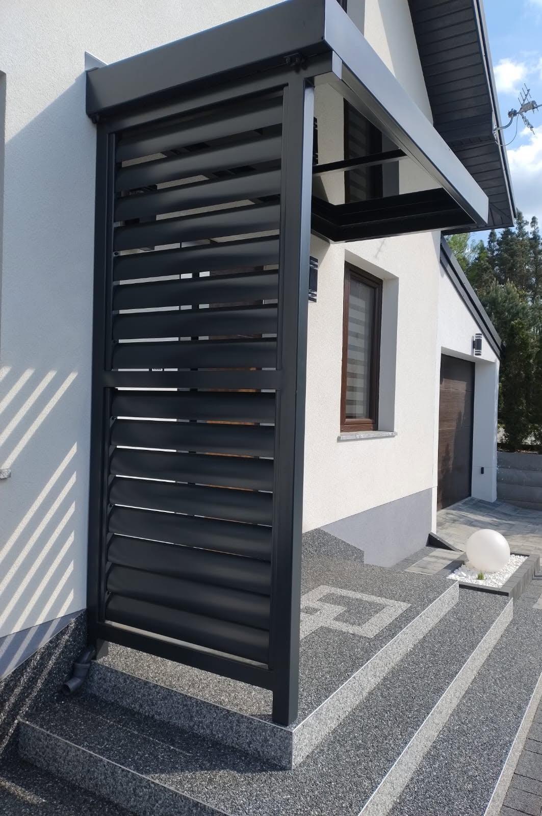 Zadaszenia i altany — realizacja Usługowego Zakładu Ślusarskiego Metaloplastyka, Brzesko