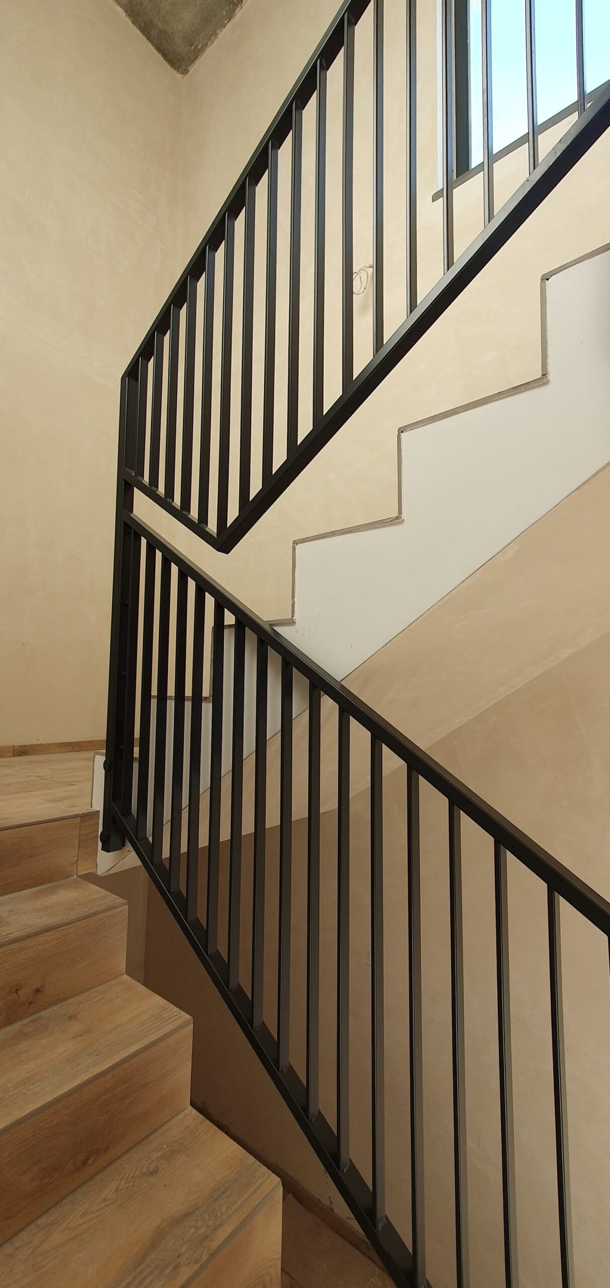 Balustrady — realizacja Usługowego Zakładu Ślusarskiego Metaloplastyka, Brzesko
