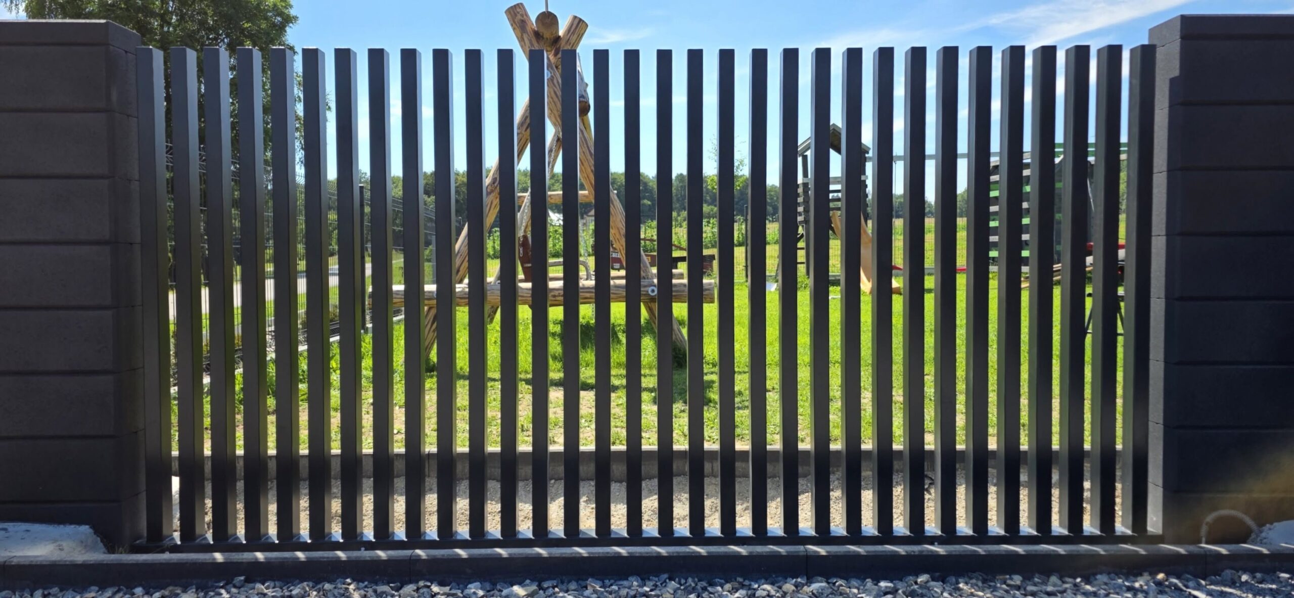 Przęsła — realizacja Usługowego Zakładu Ślusarskiego Metaloplastyka, Brzesko