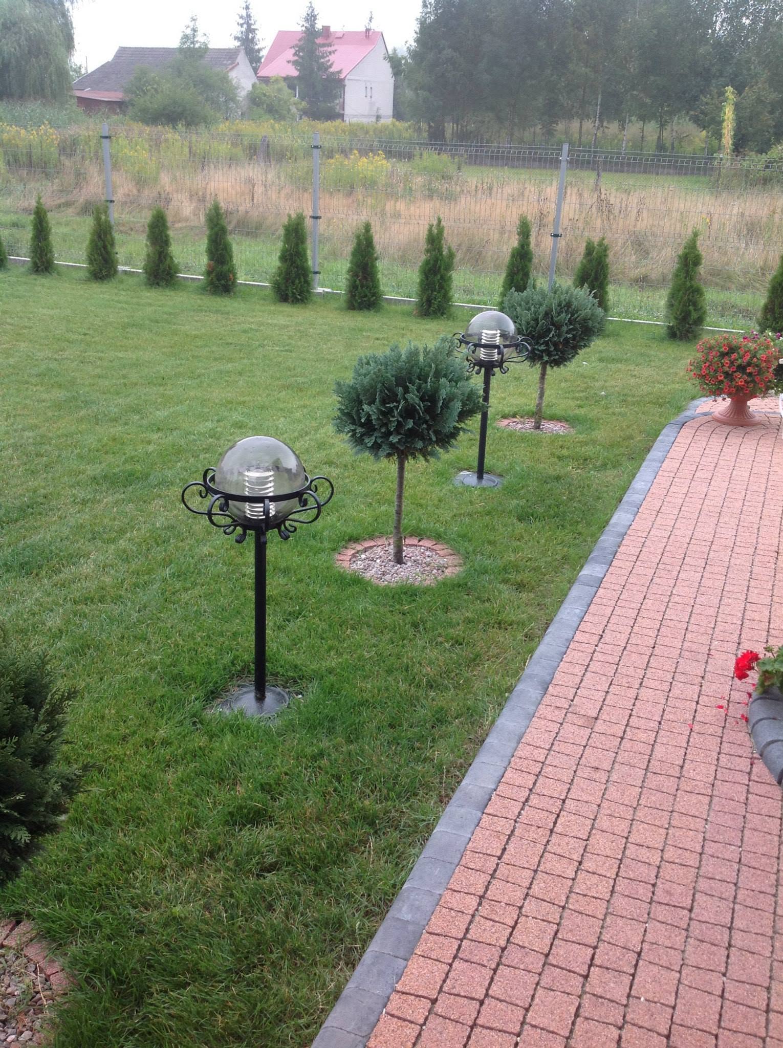 Lampy — realizacja Usługowego Zakładu Ślusarskiego Metaloplastyka, Brzesko