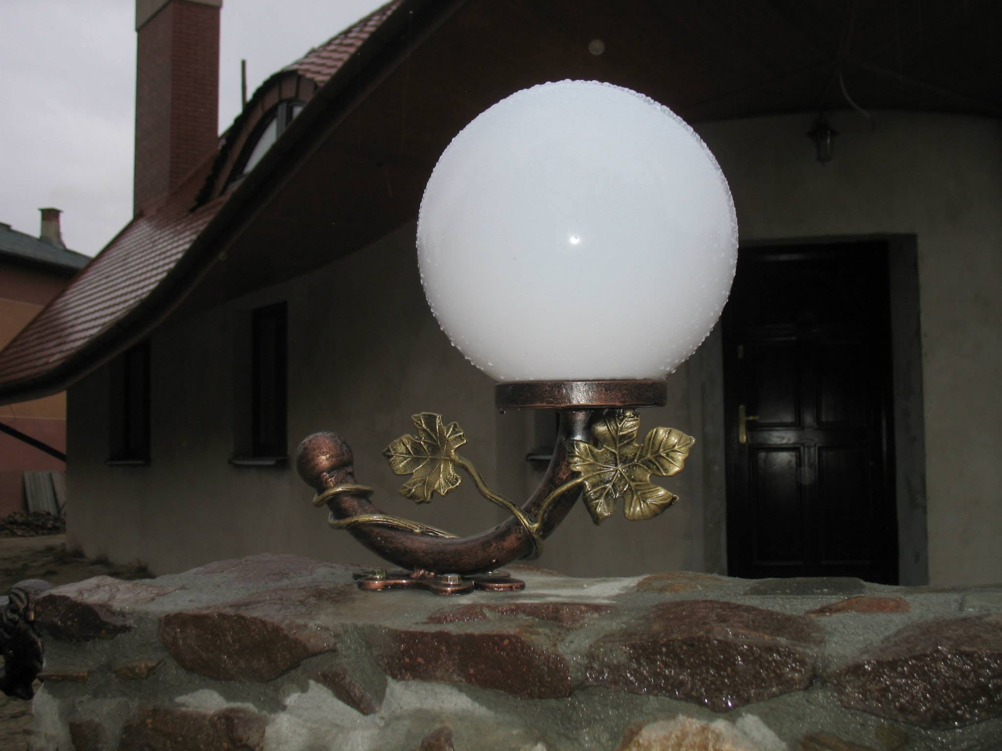 Lampy — realizacja Usługowego Zakładu Ślusarskiego Metaloplastyka, Brzesko