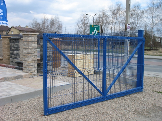 Bramy przemysłowe — realizacja Usługowego Zakładu Ślusarskiego Metaloplastyka, Brzesko