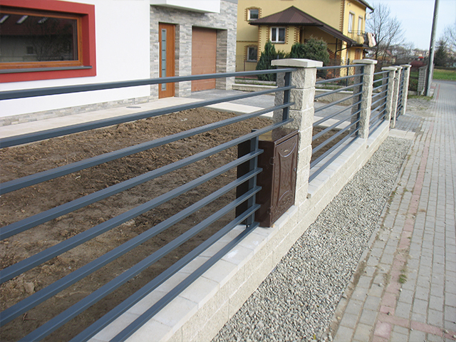 Przęsła — realizacja Usługowego Zakładu Ślusarskiego Metaloplastyka, Brzesko