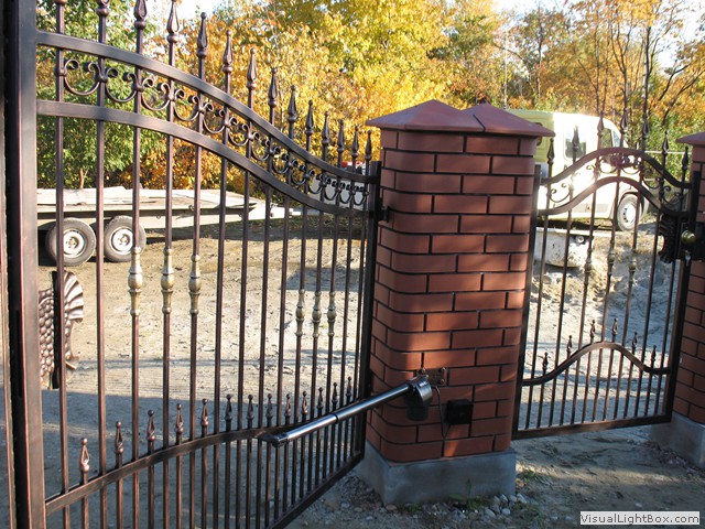Automatyka do bram — realizacja Usługowego Zakładu Ślusarskiego Metaloplastyka, Brzesko